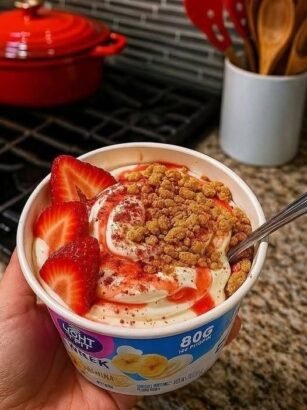 Strawberry Crunch Greek Yogurt Bowl